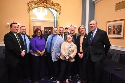 Rep. Dexter with Oregon’s building trades workers